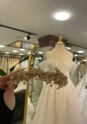 gold kristal detaylı taç