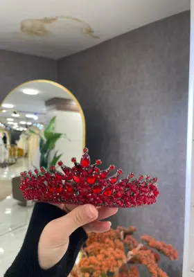 Kırmızı Kristal Taşlı Gösterişli