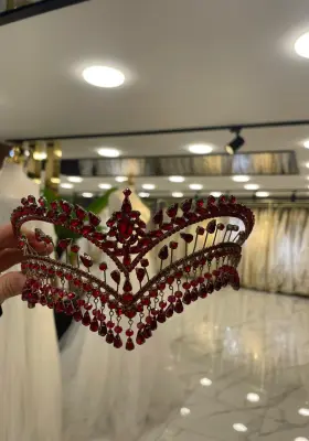 kırmızı taşlı sallantılı