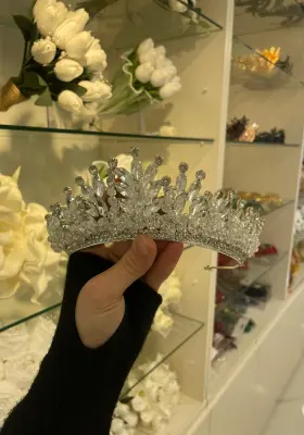 kristal taş detaylı gelin tacı