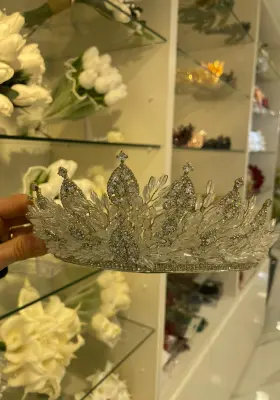 kristal taş detaylı gelin tacı