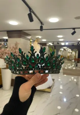 yeşik zirkon detaylı şık taç