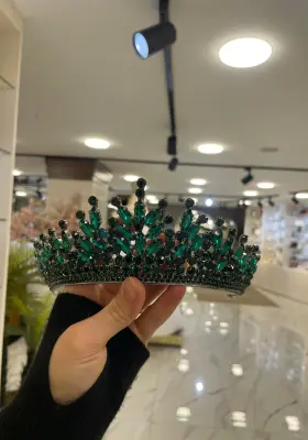 yeşik zirkon detaylı şık taç