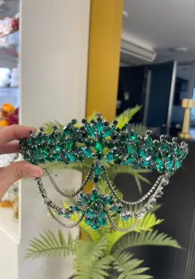 zümrüt yeşili taşlı kristal