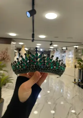 zümrüt yeşili zirkon taşlı