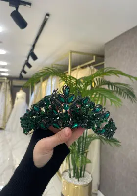 zümrüt yeşili zirkon taşlı