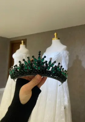 zümrüt yeşili zirkon taşlı